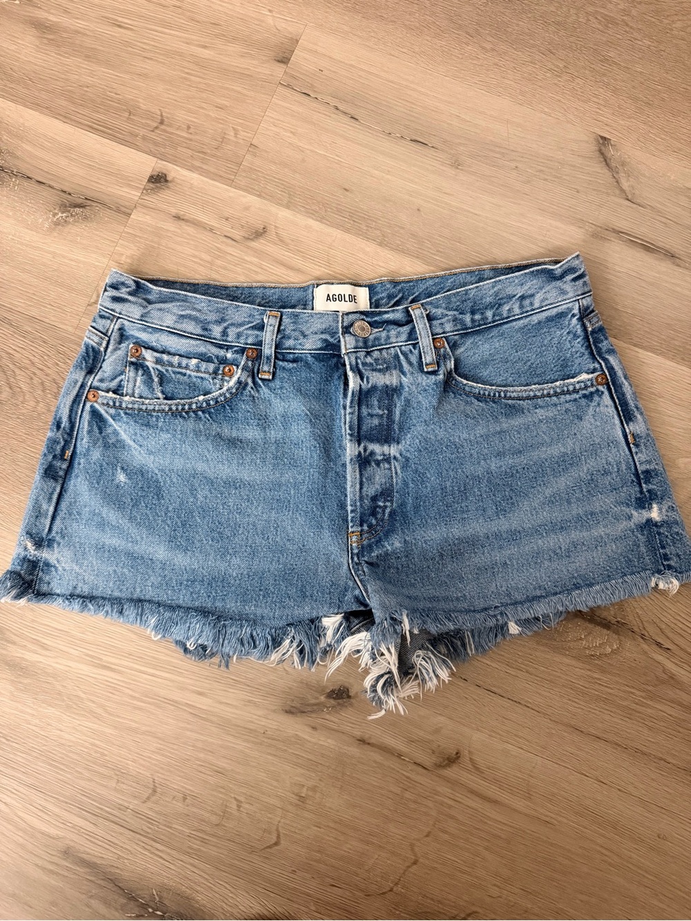 Agolde Medium Wash Frayed Hem Denim Shorts - Picture 1 of 2